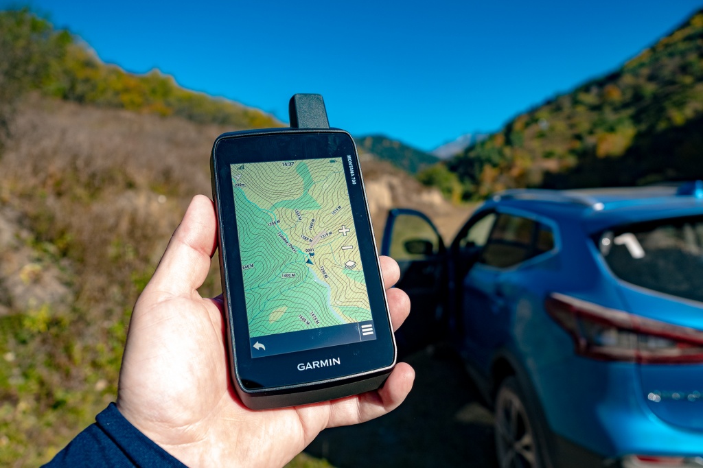 Какой gps лучше. Гармин Montana 700. Гармин Монтана 700 i. Навигатор Garmin Montana 700. Навигатор GPSMAP Garmin Montana 700.